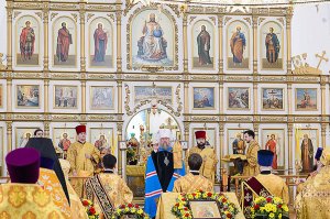 День памяти апостола Андрея Первозванного. Митрополит Александр возглавил Литургию в Андреевском кафедральном соборе Усть-Каменогорска.