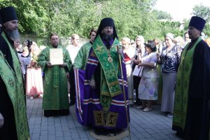 «Величаем Тя, Живодавче Христе, и чтим Всесвятаго Духа Твоего, Егоже от Отца послал еси Божественным учеником Твоим» (+ВИДЕО)