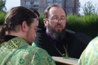 17-«Величаем Тя, Живодавче Христе, и чтим Всесвятаго Духа Твоего, Егоже от Отца послал еси Божественным учеником Твоим» (+ВИДЕО)