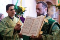 24-«Величаем Тя, Живодавче Христе, и чтим Всесвятаго Духа Твоего, Егоже от Отца послал еси Божественным учеником Твоим» (+ВИДЕО)