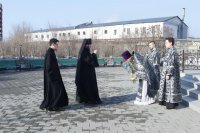 3-Епископ Амфилохий совершил вечерню в соединении с  Литургией Преждеосвященных Даров в старейшем храме Усть-Каменогорска