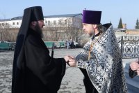 4-Епископ Амфилохий совершил вечерню в соединении с  Литургией Преждеосвященных Даров в старейшем храме Усть-Каменогорска