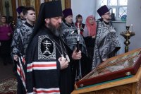 6-Епископ Амфилохий совершил вечерню в соединении с  Литургией Преждеосвященных Даров в старейшем храме Усть-Каменогорска