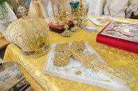 14-В Лазареву субботу епископ Амфилохий сослужил Главе Митрополичьего округа за Литургией на месте подвигов новомучениц и исповедниц Акмолинских