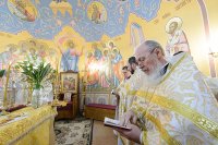 23-В Лазареву субботу епископ Амфилохий сослужил Главе Митрополичьего округа за Литургией на месте подвигов новомучениц и исповедниц Акмолинских