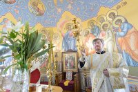 24-В Лазареву субботу епископ Амфилохий сослужил Главе Митрополичьего округа за Литургией на месте подвигов новомучениц и исповедниц Акмолинских