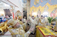 25-В Лазареву субботу епископ Амфилохий сослужил Главе Митрополичьего округа за Литургией на месте подвигов новомучениц и исповедниц Акмолинских