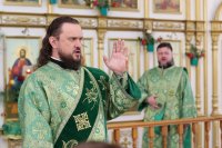 30-Божественная Литургия в день Вербного воскресения в главном храме Восточного Казахстана