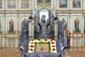 Служение епископа Амфилохия в Великую Среду