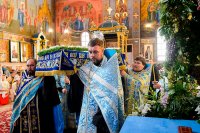 10-В канун праздника Успения Божией Матери епископ Амфилохий сослужил митрополиту Астанайскому и Казахстанскому Александру за всенощным бдением в главном храме Казахстана