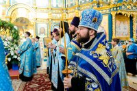 17-В канун праздника Успения Божией Матери епископ Амфилохий сослужил митрополиту Астанайскому и Казахстанскому Александру за всенощным бдением в главном храме Казахстана