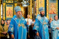 22-В канун праздника Успения Божией Матери епископ Амфилохий сослужил митрополиту Астанайскому и Казахстанскому Александру за всенощным бдением в главном храме Казахстана