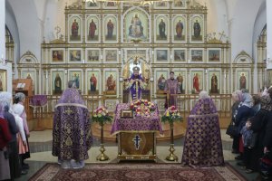 Служение епископа Амфилохия в неделю Крестопоклонную Великого поста