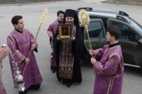 2-Служение епископа Амфилохия в неделю Крестопоклонную Великого поста