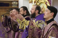 28-Служение епископа Амфилохия в неделю Крестопоклонную Великого поста