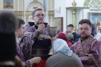 38-Служение епископа Амфилохия в неделю Крестопоклонную Великого поста