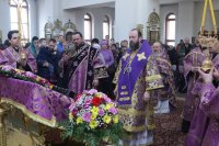 42-Служение епископа Амфилохия в неделю Крестопоклонную Великого поста
