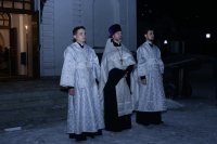1-Епископ Амфилохий возглавил служение молебного пения на Новый год (+ВИДЕО)