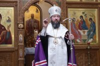 5-Епископ Амфилохий возглавил служение молебного пения на Новый год (+ВИДЕО)
