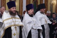 10-Епископ Амфилохий возглавил служение молебного пения на Новый год (+ВИДЕО)