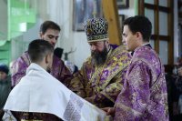 7-В праздник Воздвижения Креста Господня епископ Амфилохий совершил Божественную Литургию в кафедральном соборе города Семипалатинска