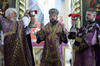 18-В праздник Воздвижения Креста Господня епископ Амфилохий совершил Божественную Литургию в кафедральном соборе города Семипалатинска