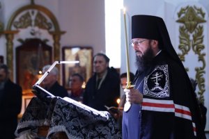 Епископ Амфилохий совершил Великое повечерие с чтением второй части Покаянного канона преподобного Андрея Критского