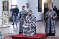 8-В среду первой седмицы Великого поста епископ Амфилохий возглавил служение Литургии Преждеосвященных Даров