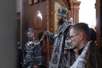 9-В пятницу первой седмицы Великого поста епископ Амфилохий возглавил служение Литургии Преждеосвященных Даров в кафедральном соборе