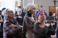 17-В пятницу первой седмицы Великого поста епископ Амфилохий возглавил служение Литургии Преждеосвященных Даров в кафедральном соборе