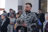 21-В пятницу первой седмицы Великого поста епископ Амфилохий возглавил служение Литургии Преждеосвященных Даров в кафедральном соборе