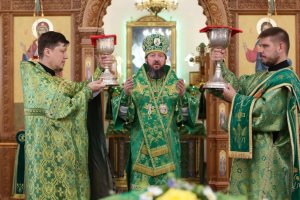 Празднование Святой Пятидесятницы в главном храме Восточного Казахстана