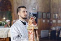 14-В праздник Собора Пресвятой Богородицы в Покровском храме Усть-Каменогорска была совершена Божественная Литургия