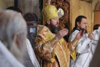 15-В праздник Собора Пресвятой Богородицы в Покровском храме Усть-Каменогорска была совершена Божественная Литургия