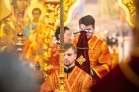 10-В день памяти великомученицы Варвары епископ Усть-Каменогорский и Семипалатинский Амфилохий сослужил митрополиту Александру за Литургией в Никольском соборе Алма-Аты