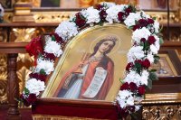 11-В день памяти великомученицы Варвары епископ Усть-Каменогорский и Семипалатинский Амфилохий сослужил митрополиту Александру за Литургией в Никольском соборе Алма-Аты