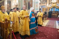 5-В день памяти святителя и чудотворца Николая управляющий Усть-Каменогорской епархией принял участие в престольном торжестве Никольского собора Алма-Аты