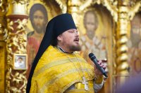 27-В день памяти святителя и чудотворца Николая управляющий Усть-Каменогорской епархией принял участие в престольном торжестве Никольского собора Алма-Аты