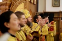 9-В воскресный день епископ Амфилохий совершил Божественную Литургию в главном храме Восточного Казахстана