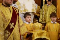 10-В воскресный день епископ Амфилохий совершил Божественную Литургию в главном храме Восточного Казахстана