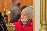22-В воскресный день епископ Амфилохий совершил Божественную Литургию в главном храме Восточного Казахстана