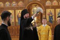 55-В день памяти преподобного Серафима Саровского епископ Амфилохий совершил Божественную Литургию в Андреевском кафедральном соборе