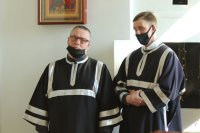 2-Епископ Амфилохийсовершил Божественную Литургию Преждеосвященных Даров в Воскресенском кафедральном соборе города Семипалатинска