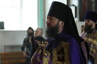 8-Епископ Амфилохийсовершил Божественную Литургию Преждеосвященных Даров в Воскресенском кафедральном соборе города Семипалатинска