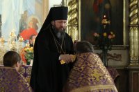 39-Епископ Амфилохийсовершил Божественную Литургию Преждеосвященных Даров в Воскресенском кафедральном соборе города Семипалатинска