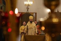 7-В Неделю святых отец епископ Амфилохий совершил Божественную Литургию в Андреевском кафедральном соборе