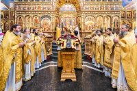 1-В неделю по Воздвижении и день памяти благоверных князей Олега Брянского и Михаила Черниговского епископ Усть-Каменогорский и Семипалатинский Амфилохий сослужил митрополиту Александру за Литургией в Вознесенском соборе Южной столицы