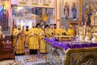20-В неделю по Воздвижении и день памяти благоверных князей Олега Брянского и Михаила Черниговского епископ Усть-Каменогорский и Семипалатинский Амфилохий сослужил митрополиту Александру за Литургией в Вознесенском соборе Южной столицы