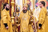 27-В неделю по Воздвижении и день памяти благоверных князей Олега Брянского и Михаила Черниговского епископ Усть-Каменогорский и Семипалатинский Амфилохий сослужил митрополиту Александру за Литургией в Вознесенском соборе Южной столицы