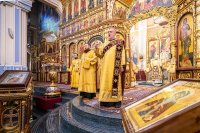 28-В неделю по Воздвижении и день памяти благоверных князей Олега Брянского и Михаила Черниговского епископ Усть-Каменогорский и Семипалатинский Амфилохий сослужил митрополиту Александру за Литургией в Вознесенском соборе Южной столицы